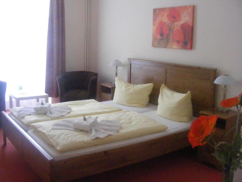 Pension Tempelhof Berlin Extérieur photo