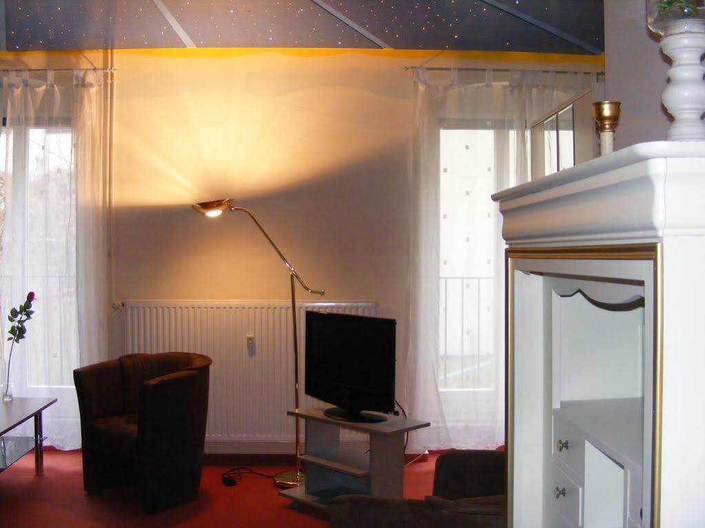 Pension Tempelhof Berlin Extérieur photo